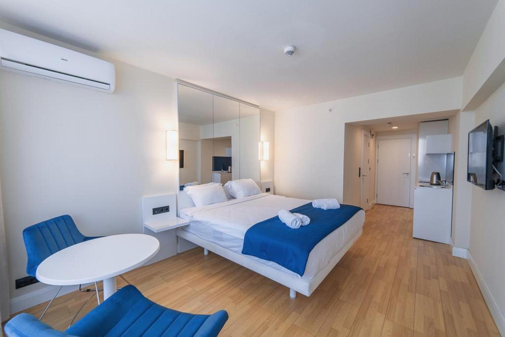 Orbi City Twin Towers Apartment Batumi Exterior photo